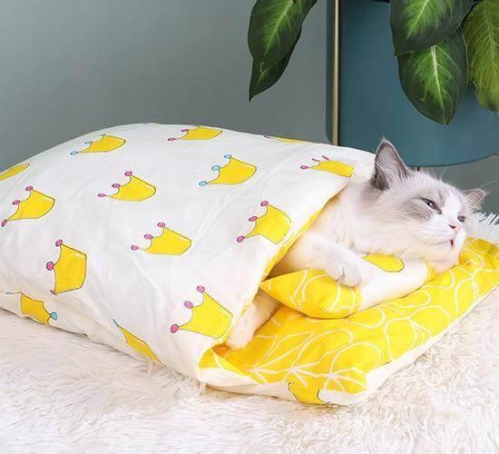 Japanese Style Cat Sleeping Bag Cat Beds KittyNook Golden Crown S 45x30cm