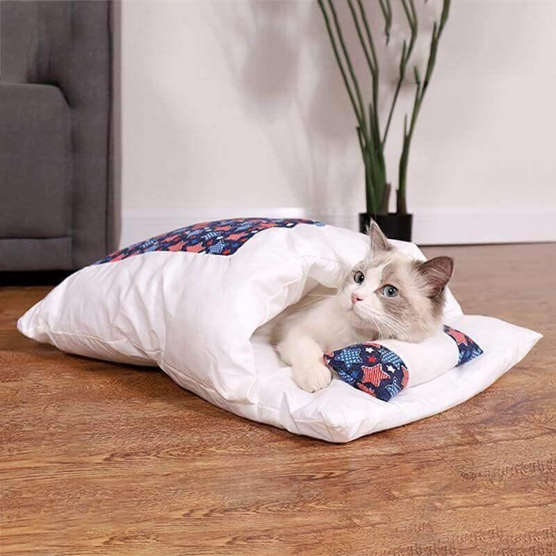 Japanese Style Cat Sleeping Bag Cat Beds KittyNook Blue and Red Stars S 45x30cm
