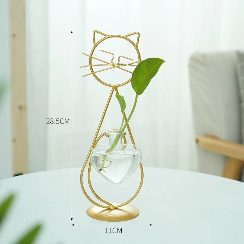 KittyNook Cat Co.’s Modern Cat Iron Hydroponic Decor is a 28.5cm planter; charming heart-shaped vase for any room.