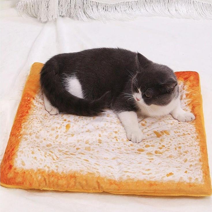 Pizza Pet Bed - KittyNook